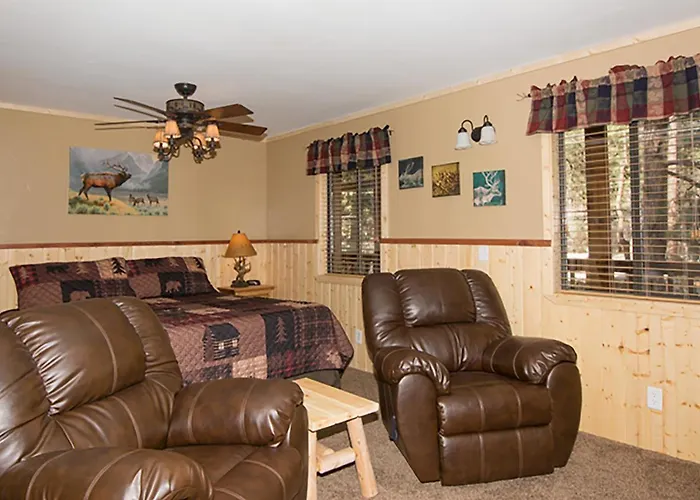 Upper Canyon Inn & Cabins