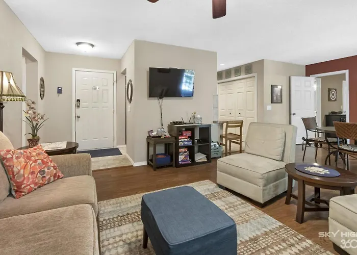 Wooded, Quiet Cottage, Very Close To The Back 40