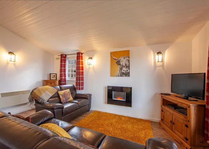 Appin Holiday Homes - Lodges, Shepherds Hut And Train Carriage Stays