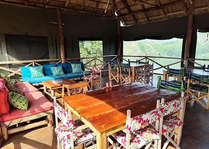 Mwamba Kelele Lodge