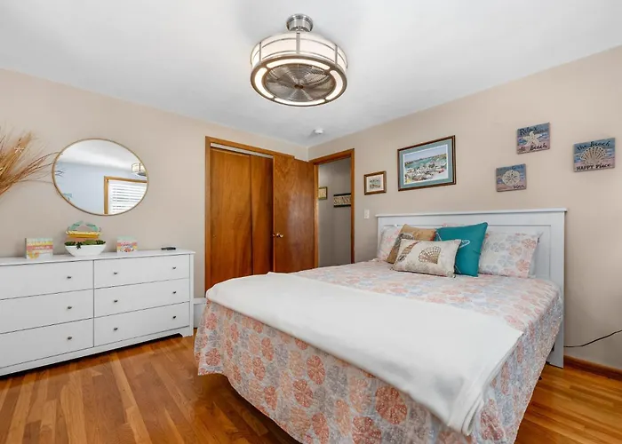 Family Cape Escape—Beach, Boardwalk Game Room