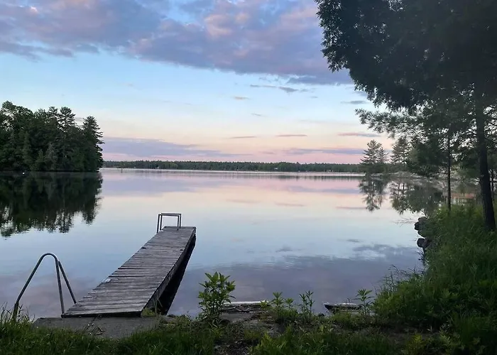 Gorgeous Muskokan Cottage On Six Mile Lake