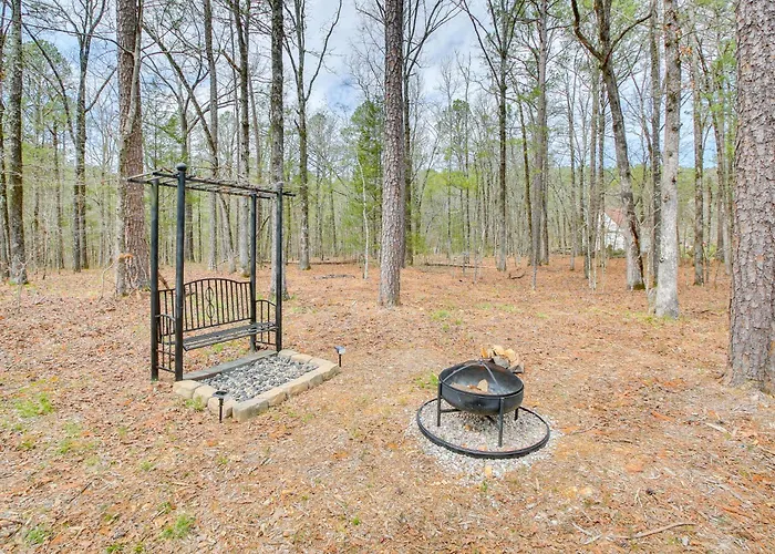 Tranquil Hot Springs Getaway Near Ouachita River!