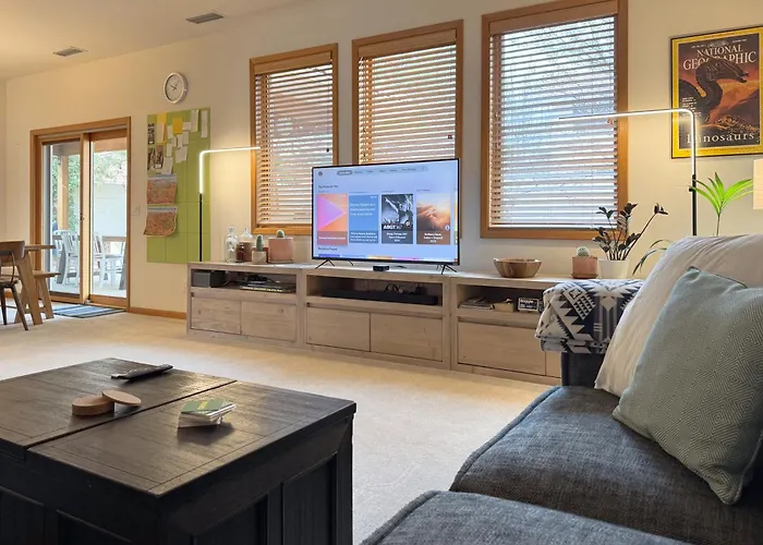 A Quiet, Stylish And Cozy Retreat.