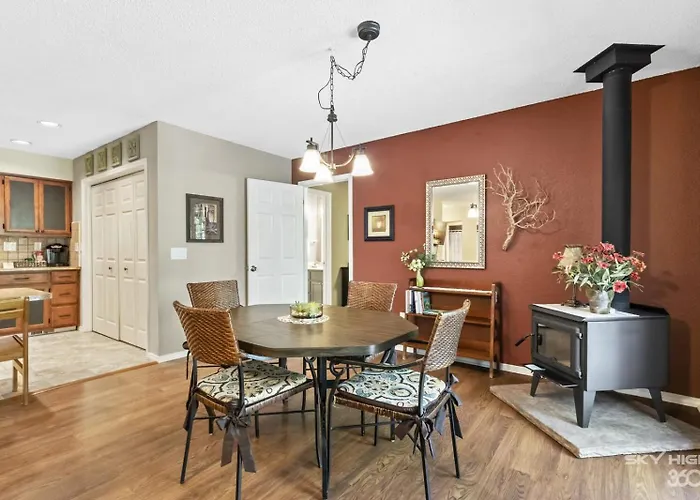 Wooded, Quiet Cottage, Very Close To The Back 40
