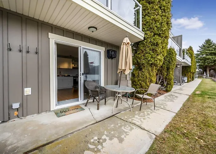The Lakeside Cabin With Wide Outside Space #105