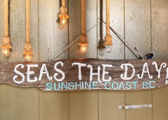 Seas The Day Hot Tub With Pets Beach Getaway Shopping