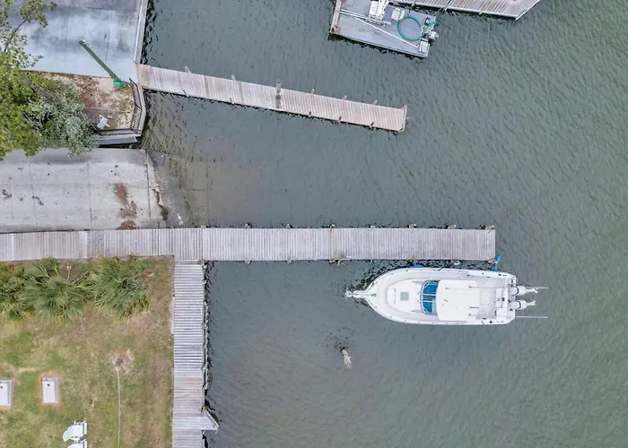 Waterfront Vacation Home Near Camp Lejeune