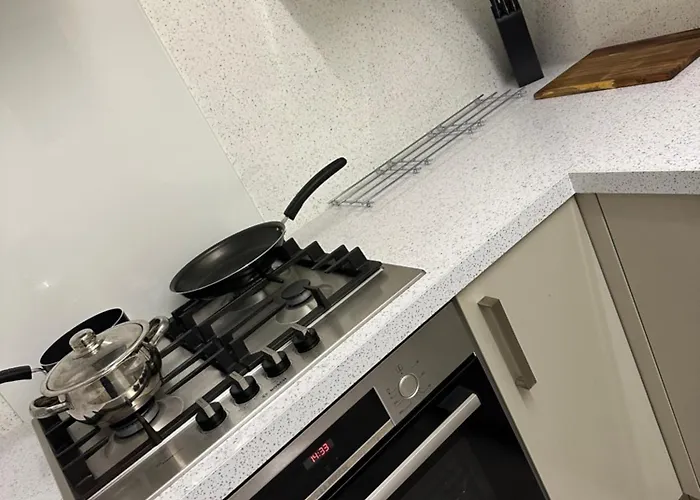 3 Bed Retreat Cardiff Free Parking Long Stays And Short Stays Contractors And Family Friendly