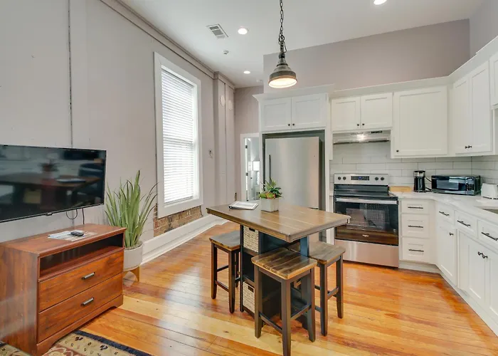 Downtown Hot Springs Condo - Walk To Restaurants!