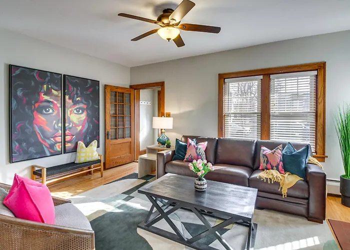 Spacious Detroit Lakes Home: Walk To Downtown!