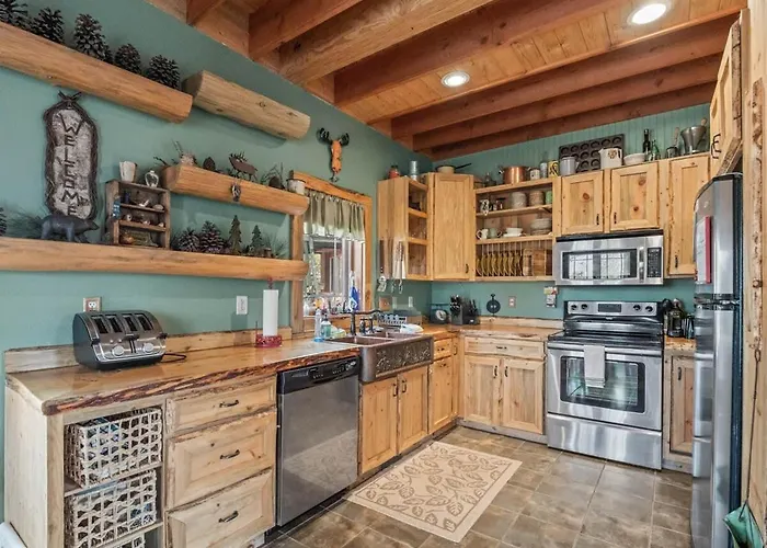 Doty'S River Inn Is A Peaceful 3Bd In Twin Lakes