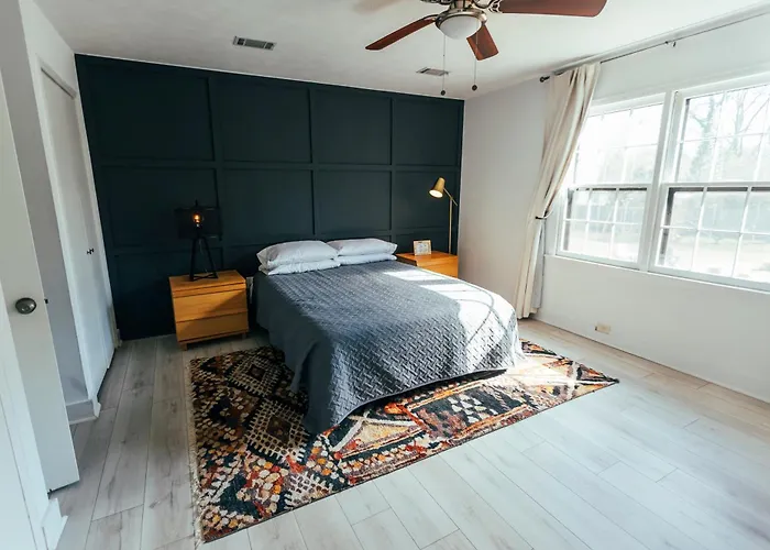 Cozy Family-Friendly Home W/ Fenced-In Backyard