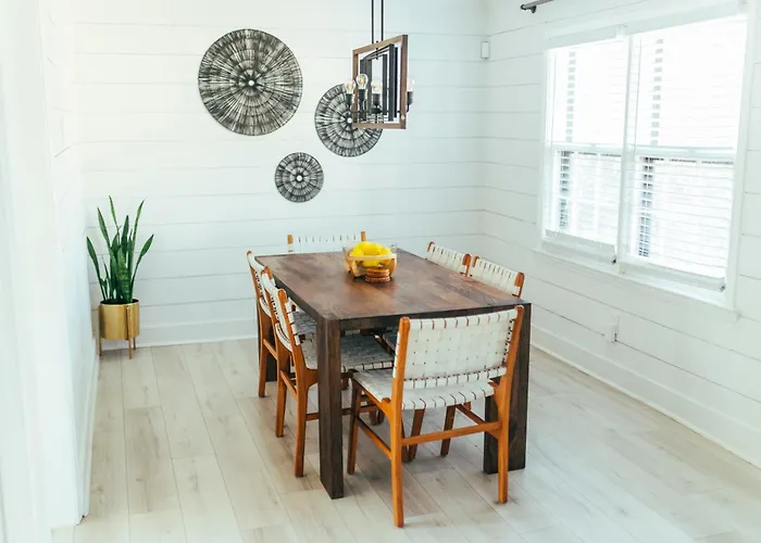 Cozy Family-Friendly Home W/ Fenced-In Backyard