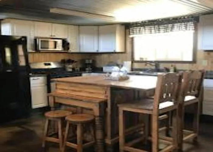 Farm House Cabin, Patio, Tv Room, Games, Bbq, Campfire