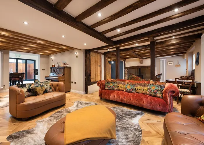 Crippens, Historic Luxuriously Modernised, Central, Parking, Ev, Ac & 2Nd Glazing