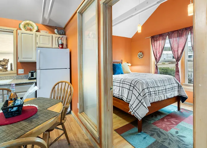 Bluemoon Vacation Rentals - Bluemoon Cottage