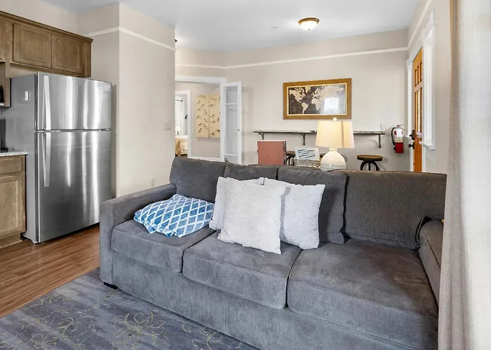Pioneer Vacation Rentals - Pioneer South Downtown Ashland