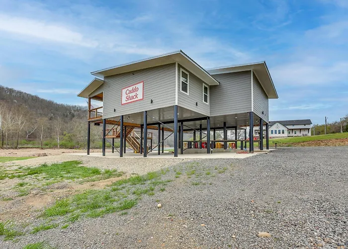 Riverfront 'Caddo Shack' Home W/ Views & Fire Pit