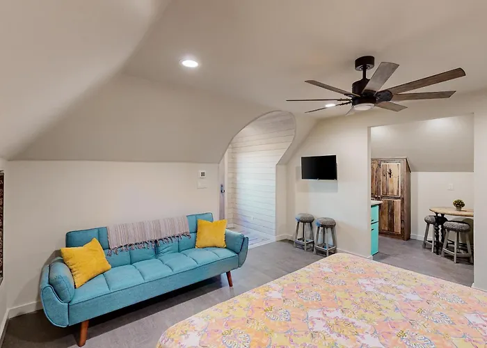 'Lone Star Leisure' Condo W/ Hill Country Views