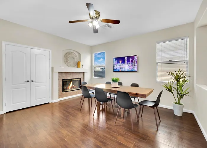 Seven Palms | 4Br Henderson Pool & Spa Retreat