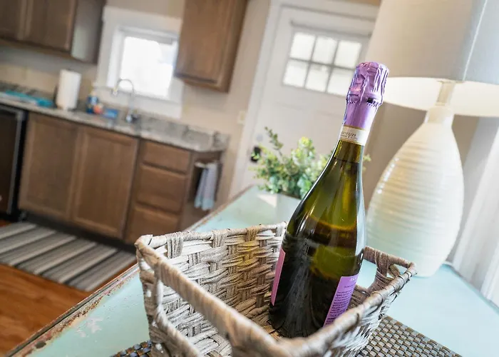 Pioneer Vacation Rentals - Pioneer North Suite Downtown Ashland