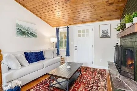 Forest Chalet W Hot Tub & Bbq Grill