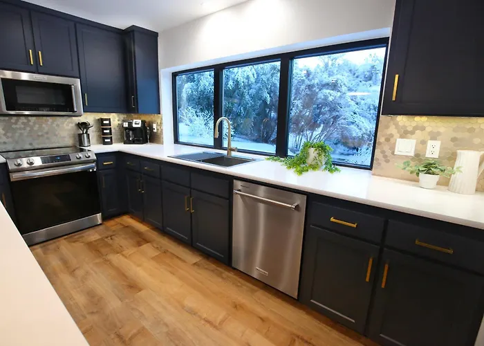 High End A-Frame - Hot Tub - Awesome Views - Yosemite - Electric Vehicle Friendly - Sleeps 10