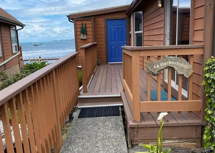Oceanfront Cabin 4 With Jacuzzi Pet Friendly