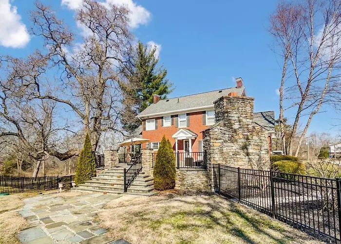 Beautiful Equestrian Estate Home W/ Hot Tub!