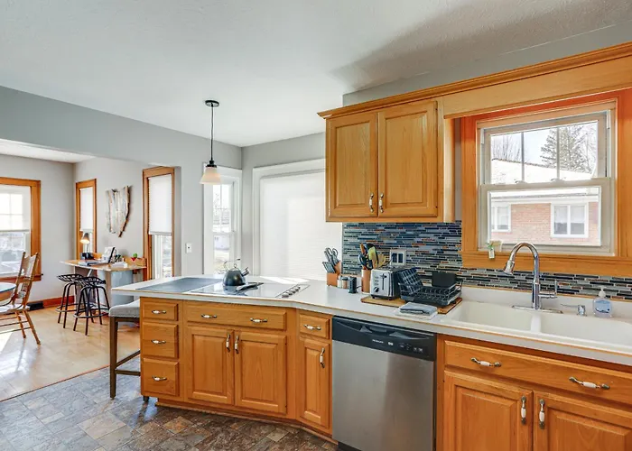 Cozy Tiffin House W/ Private Pool: 1 Mi To Town!