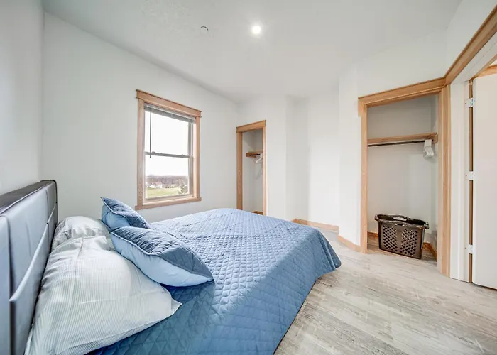 4 Mi To Lake Erie Access: Condo On The Greens