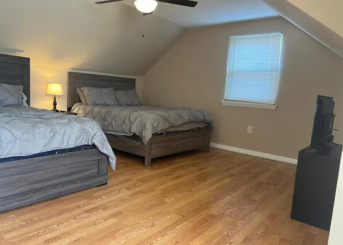 Spacious 3 Bedroom Ewing Home -Quiet