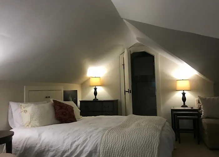 Beautiful Luxury Suite A & B Of Shorewood Home