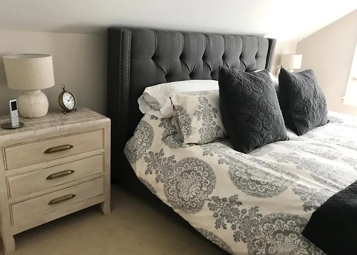 Beautiful Luxury Suite A & B Of Shorewood Home