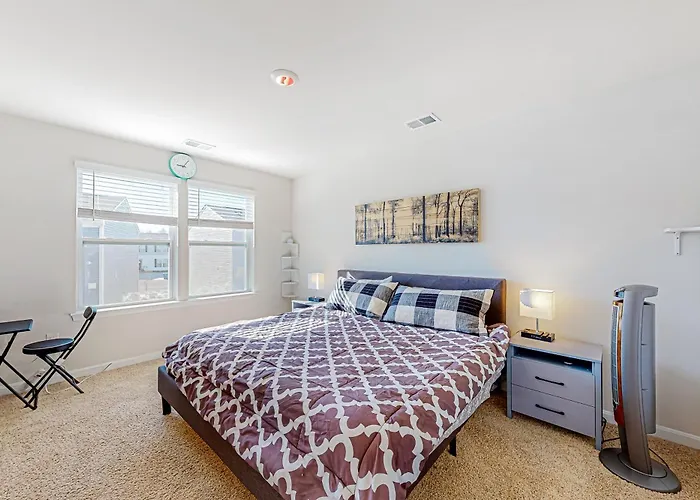 8 Mi To Dover Motor Speedway! Dog-Friendly Retreat