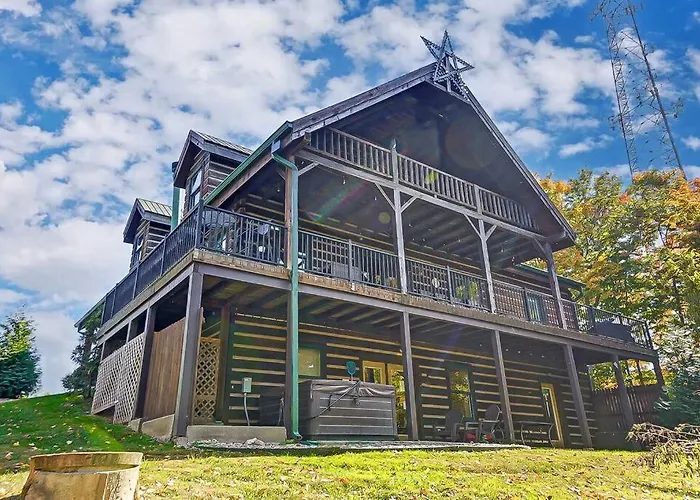 Large Log Cabin Chalet W/ Hot Tub - Horses & Lake!