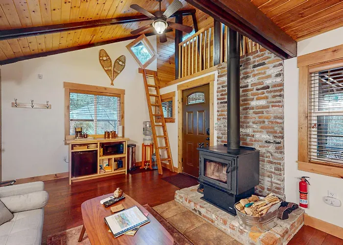 Creekside Cabin