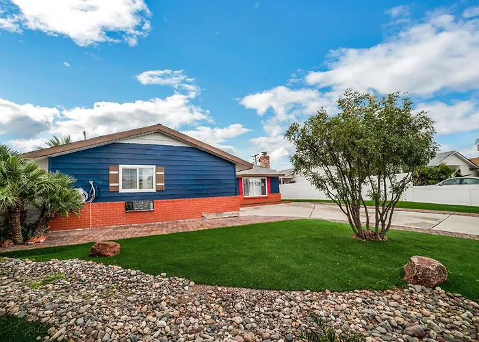 Las Vegas Retreat - 5 Mins From The Strip Home