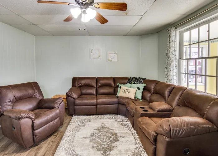 Family-Friendly Altoona Abode W/ Spacious Patio!