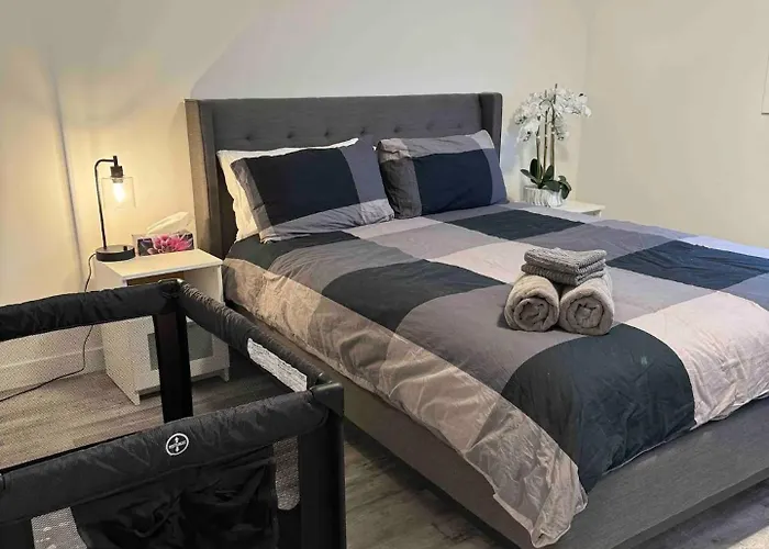 Walking Distance To St Boniface, Easy Parking