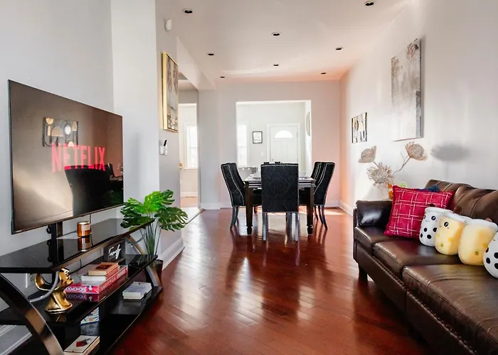 Comfortable 4 Bedroom Home With City View Near Capitol Hill Washington Dc