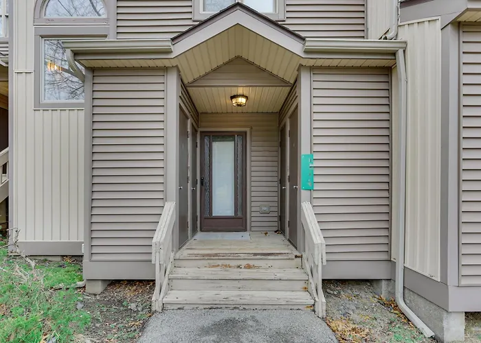 East Stroudsburg Townhouse < 1 Mi To Ski Area!