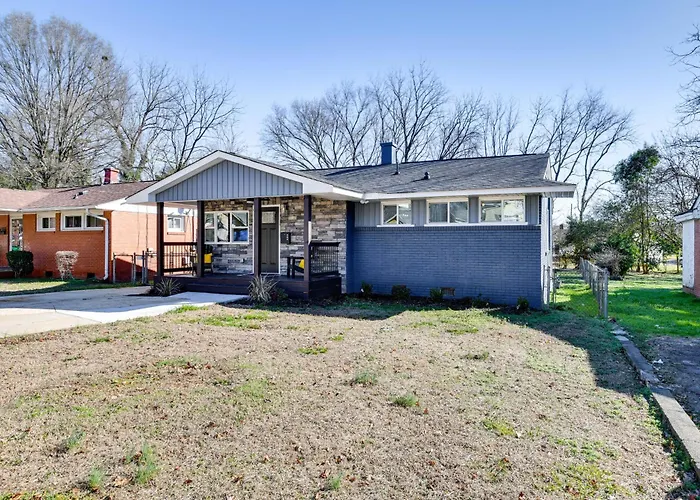 Newly Updated Home ~ 3 Mi To Downtown Charlotte!