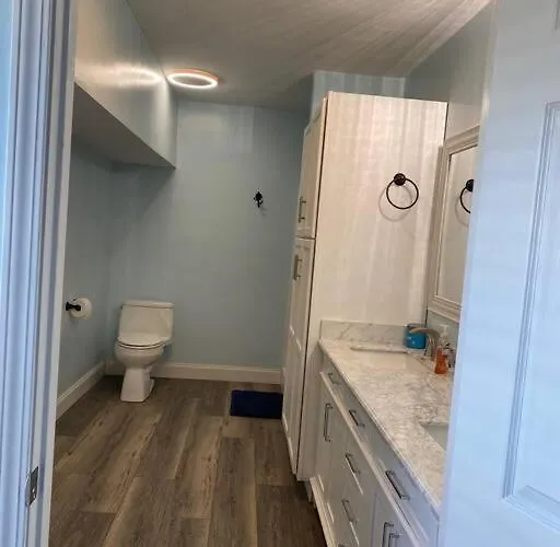 Large 5 Bedroom Home Near Downtown Dalton
