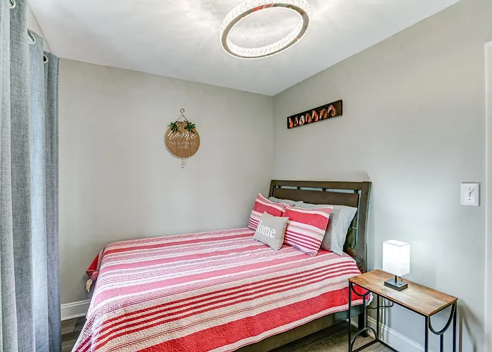 Family-Friendly Home W/ Yard: 27 Mi To Nashville!