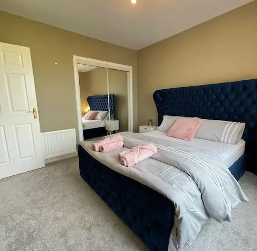 The Naburn - 3 Bed House With Free Parking & Close To City Centre