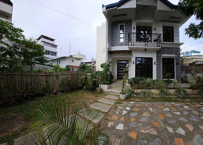 Andrew N Sophia'S Guest House