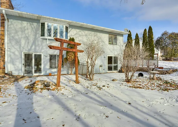 Charming Savage Home W/ Yard: 18 Mi To Minneapolis