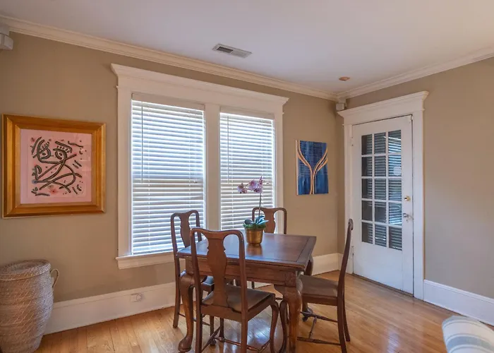 Southern Elegance In Heart Of Memphis
